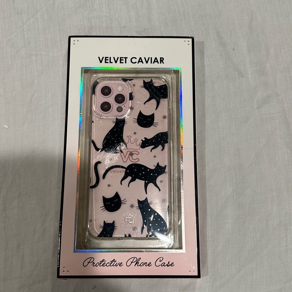 Velvet Caviar Accessories - Velvet Caviar Protective Phone Case with Black and White Design
